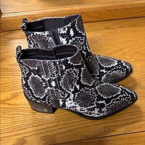 Chic Snake Print Ankle Booties